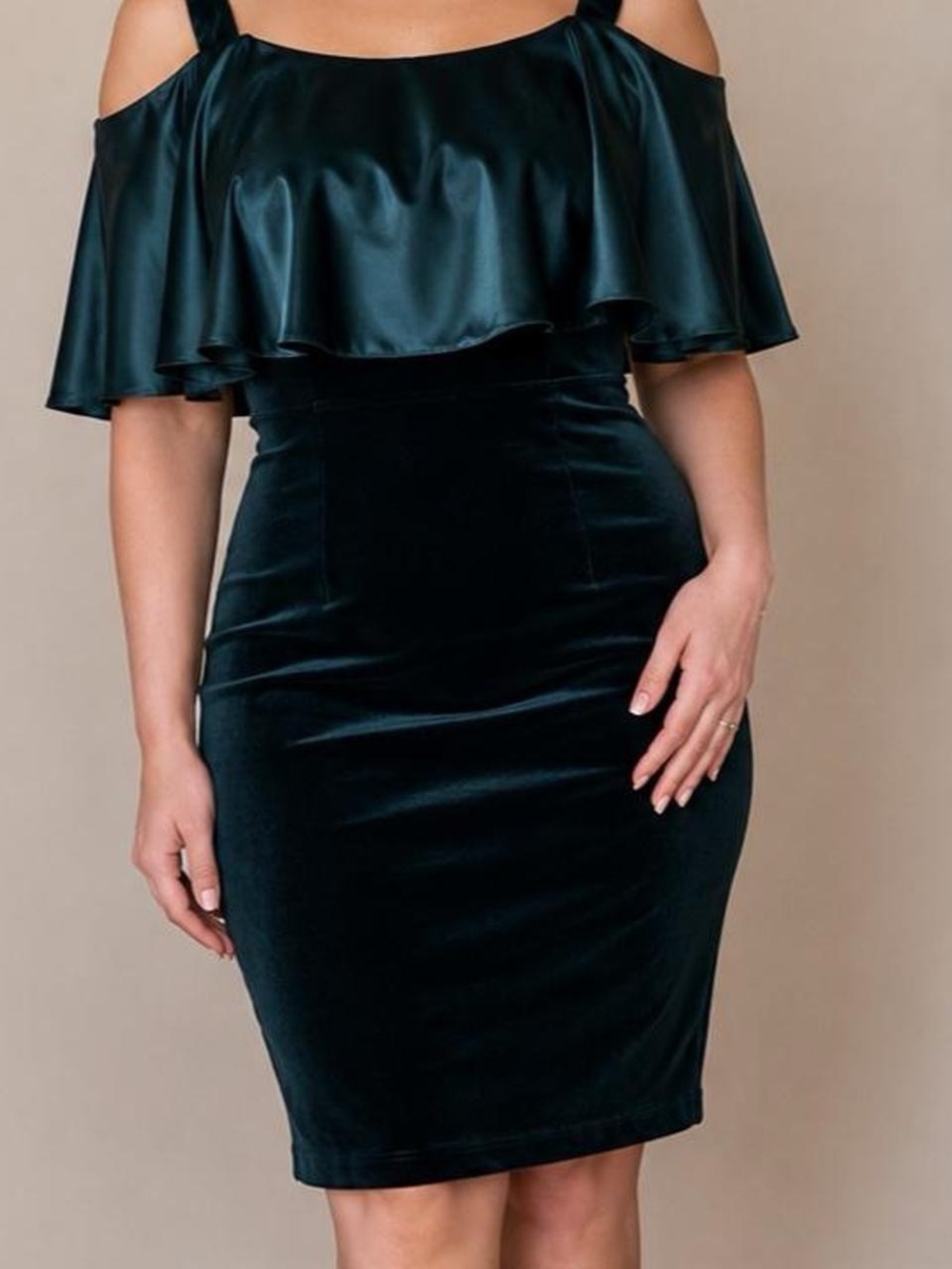 Adrianna Papell 90s Vintage Emerald Velvet Cocktail Dress Sz 4